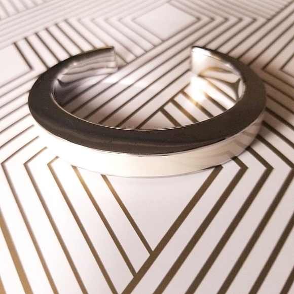 Calvin Klein Modern Minimalist Style Enamel Bracel - Picture 8 of 13